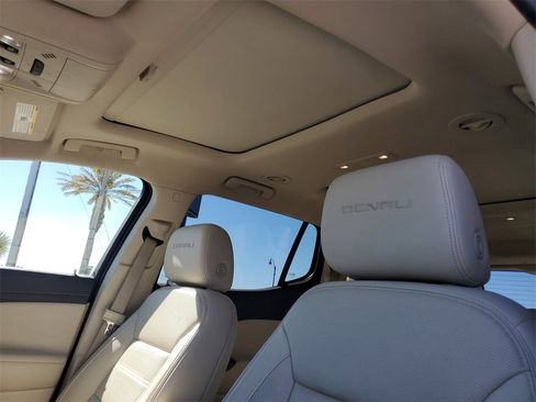 Used 2020 GMC Acadia Denali w/ Denali Ultimate Package image 23