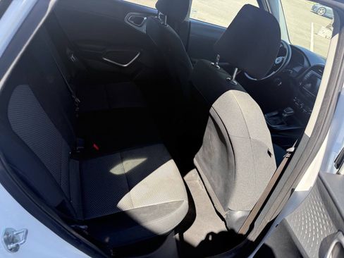 Used 2022 Kia Soul LX w/ Technology Package FWD image 16