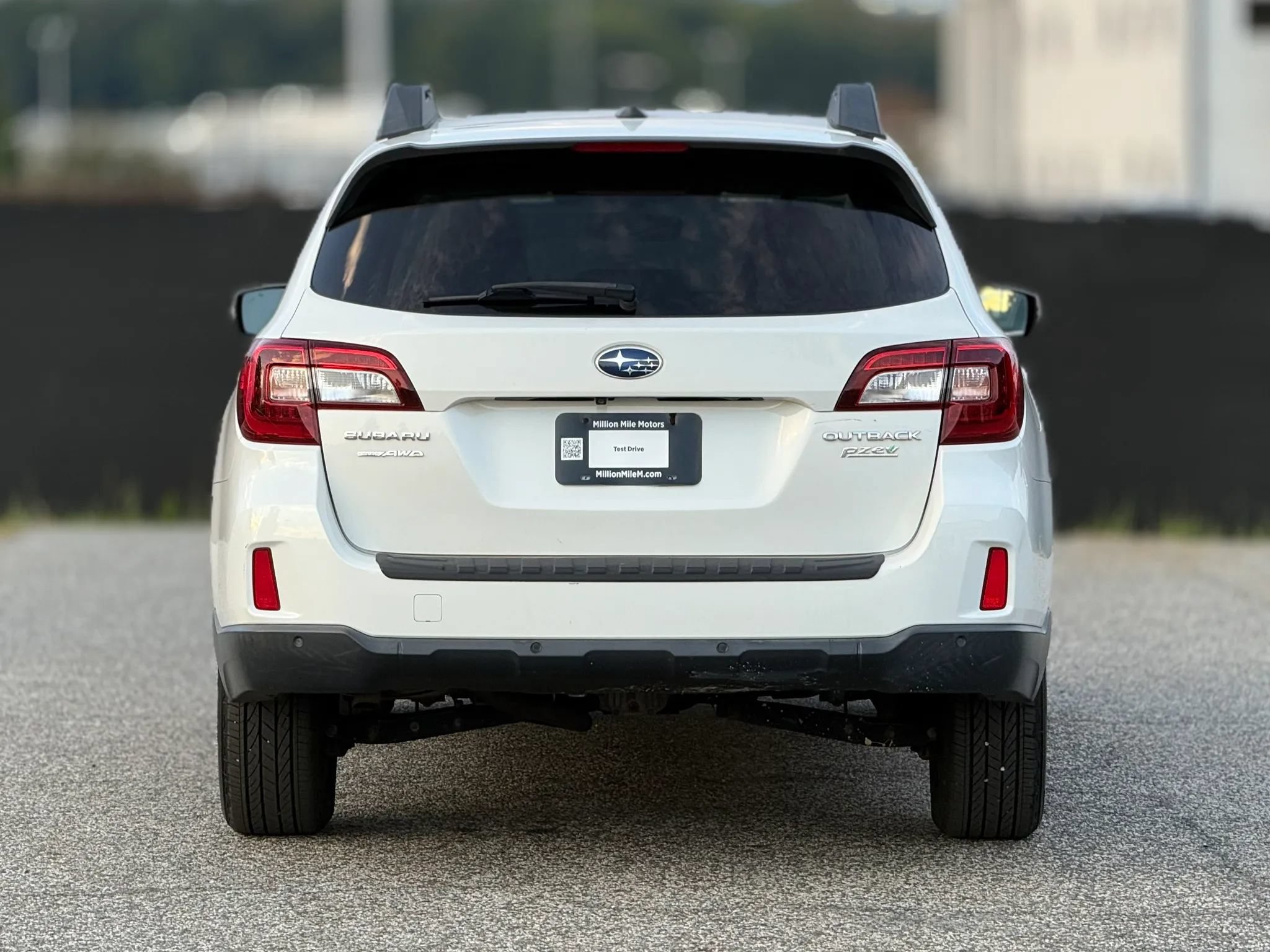 Used 2017 Subaru Outback 2.5i Limited AWD/4WD image 4