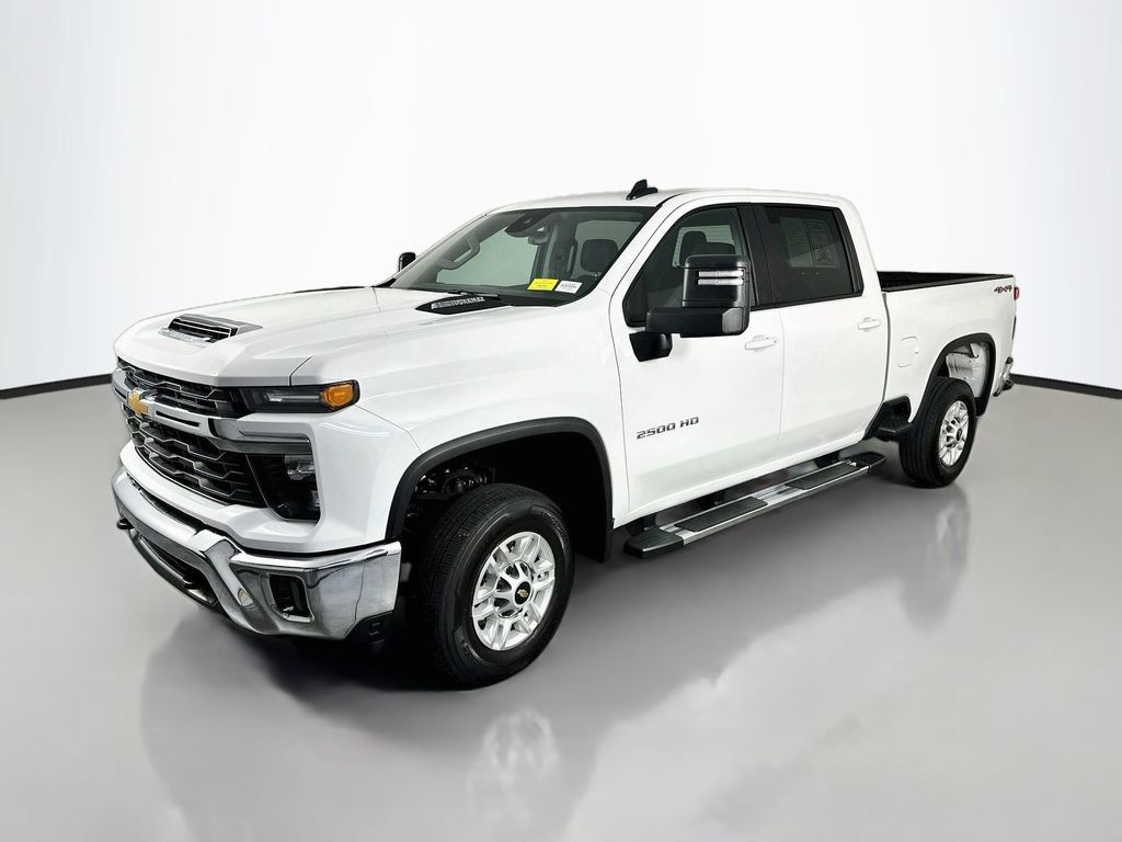 Used 2025 Chevrolet Silverado 2500 LT w/ Convenience Package AWD/4WD image 3