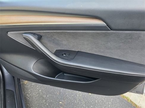 Used 2022 Tesla Model 3 image 21