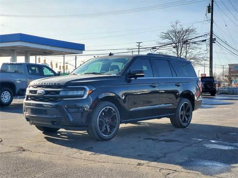 Used 2024 Ford Expedition Limited image 32