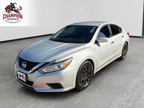 Used 2017 Nissan Altima 2.5 S w/ Interior Lighting Package FWD image 1
