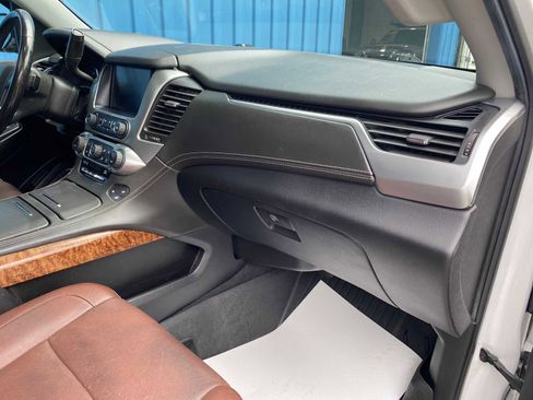 Used 2020 Chevrolet Suburban Premier w/ Premier Plus Edition image 30