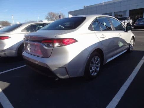 Used 2023 Toyota Corolla LE image 4