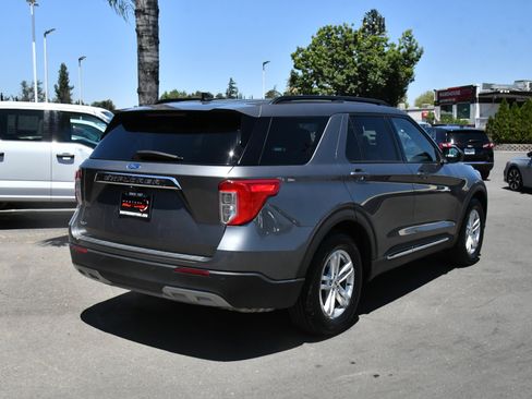 Used 2023 Ford Explorer XLT w/ Equipment Group 202A RWD image 8