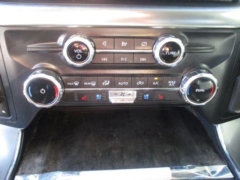 Used 2022 Ford F150 Lariat image 12