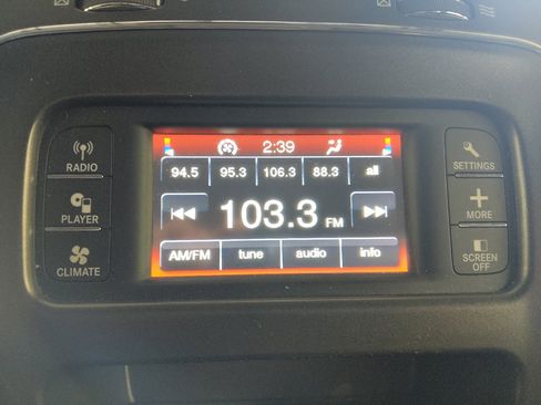 Used 2017 Dodge Journey SE w/ Flexible Seating Group FWD image 25