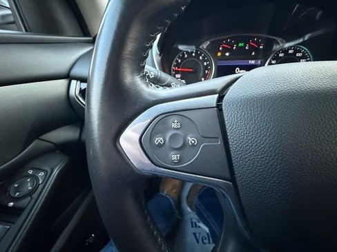 Used 2021 Chevrolet Traverse LT image 20