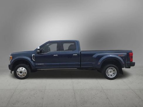 Used 2019 Ford F450 Platinum w/ Platinum Ultimate Package AWD/4WD image 3