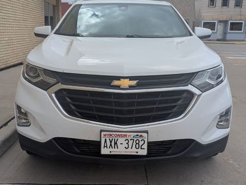 Used 2019 Chevrolet Equinox LT w/ Driver Convenience Package image 4