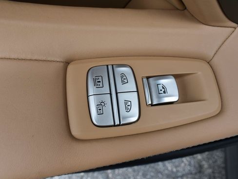 Used 2019 BMW 750i w/ Executive Package RWD image 43