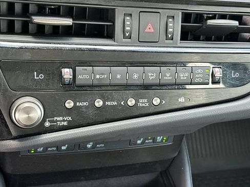 Used 2025 Lexus ES 350 w/ Premium Package FWD image 23