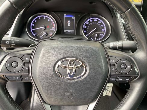Used 2023 Toyota Camry SE image 10