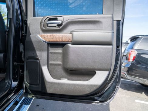 Used 2020 GMC Sierra 2500 Denali w/ Denali Ultimate Package image 16