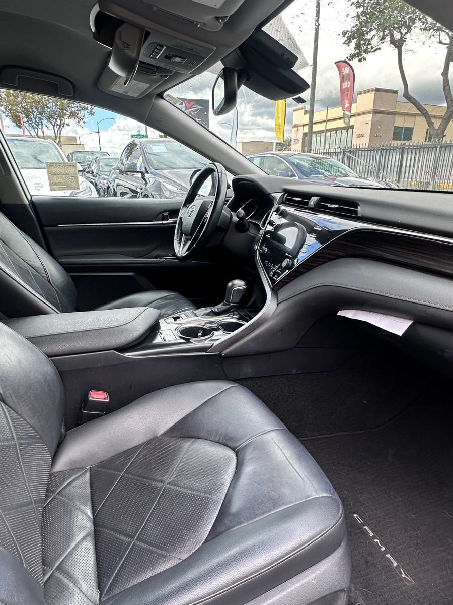 Used 2019 Toyota Camry XLE FWD image 13