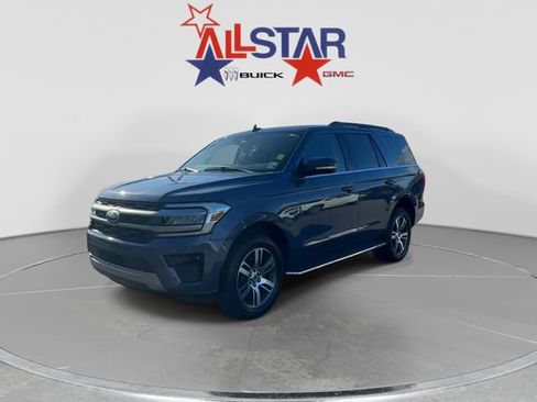 Used 2023 Ford Expedition XLT RWD image 3