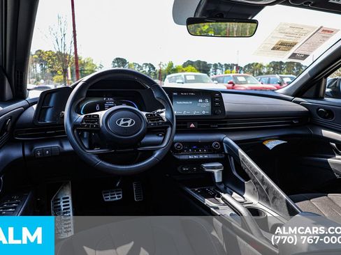 Used 2025 Hyundai Elantra Sport image 27