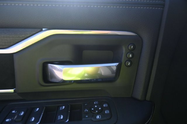 New 2026 RAM 3500 Laramie AWD/4WD image 5