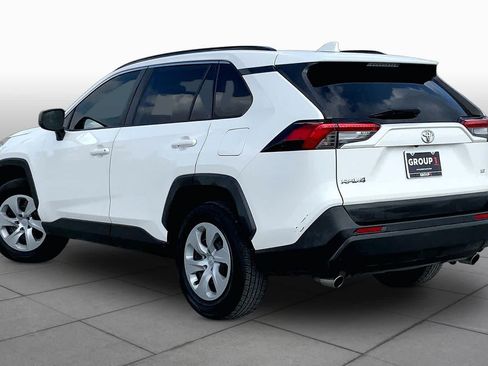 Used 2019 Toyota RAV4 LE FWD image 12