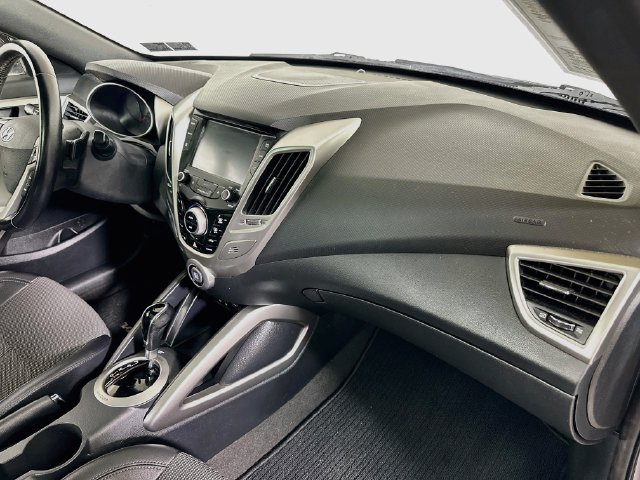 Used 2016 Hyundai Veloster w/ Option Group 03 FWD image 31