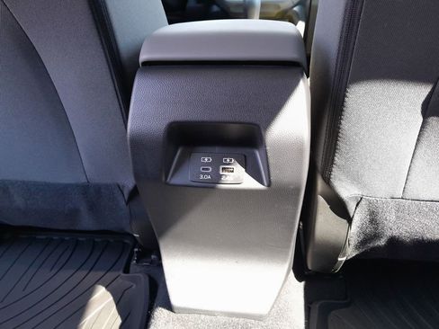 Certified 2025 Subaru Crosstrek 2.0i Premium image 31