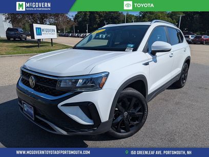 Used 2023 Volkswagen Taos SE w/ Panoramic Sunroof Package