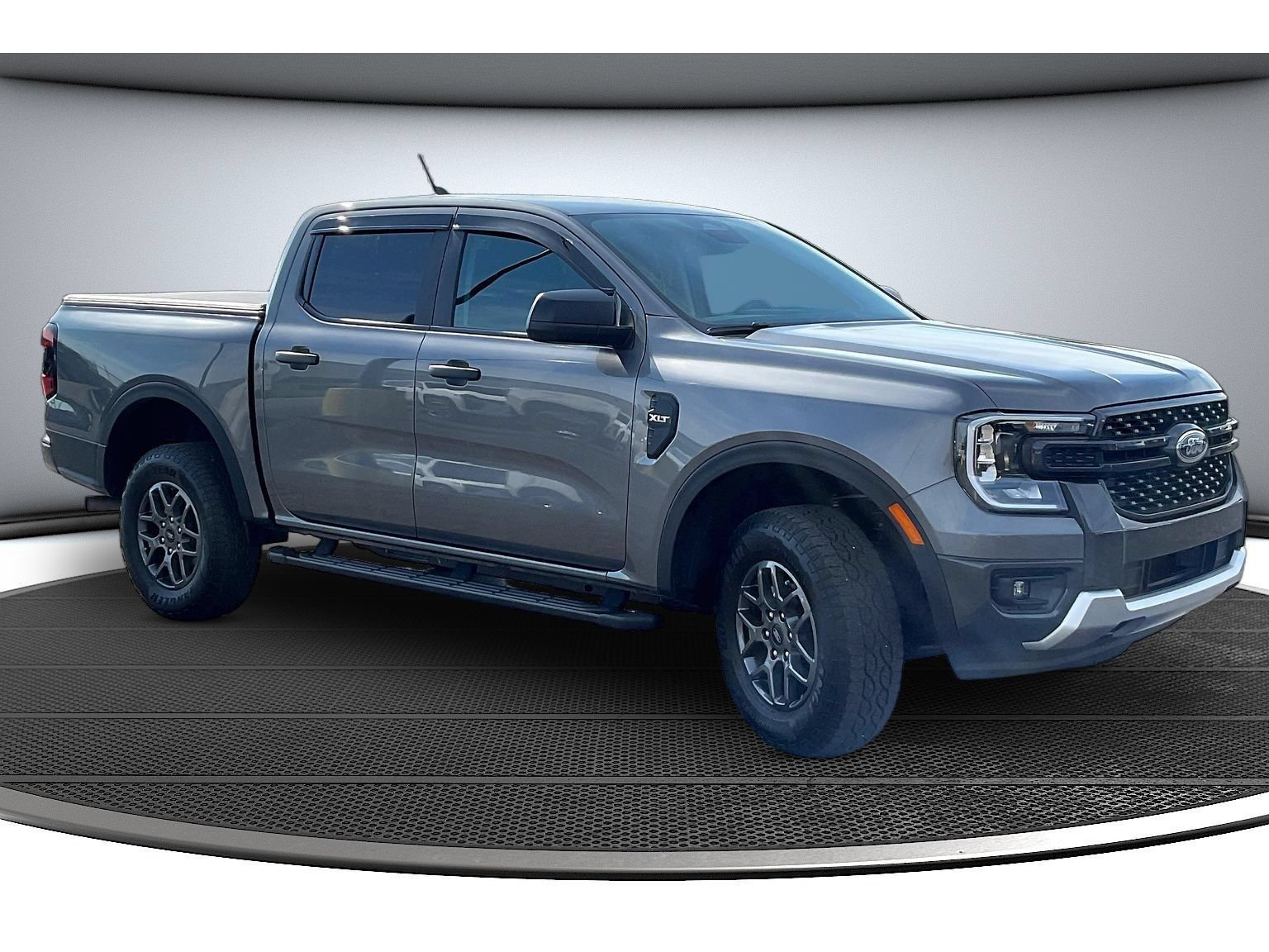 Used 2025 Ford Ranger XLT w/ Trailer Tow Package AWD/4WD image 2