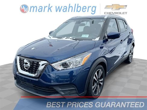 Used 2020 Nissan Kicks SV image 1
