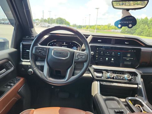Certified 2025 GMC Sierra 3500 Denali Ultimate AWD/4WD image 20