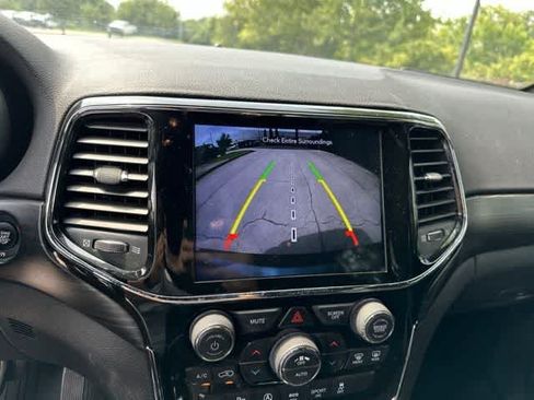 Certified 2020 Jeep Grand Cherokee Altitude AWD/4WD image 10