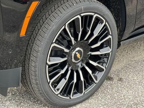 New 2026 Chevrolet Tahoe High Country AWD/4WD image 9