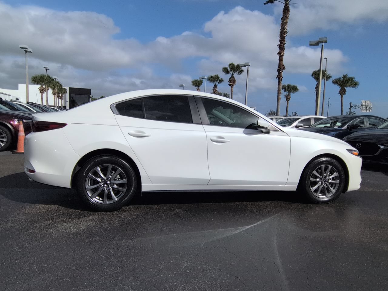 Used 2024 MAZDA MAZDA3 s FWD image 3