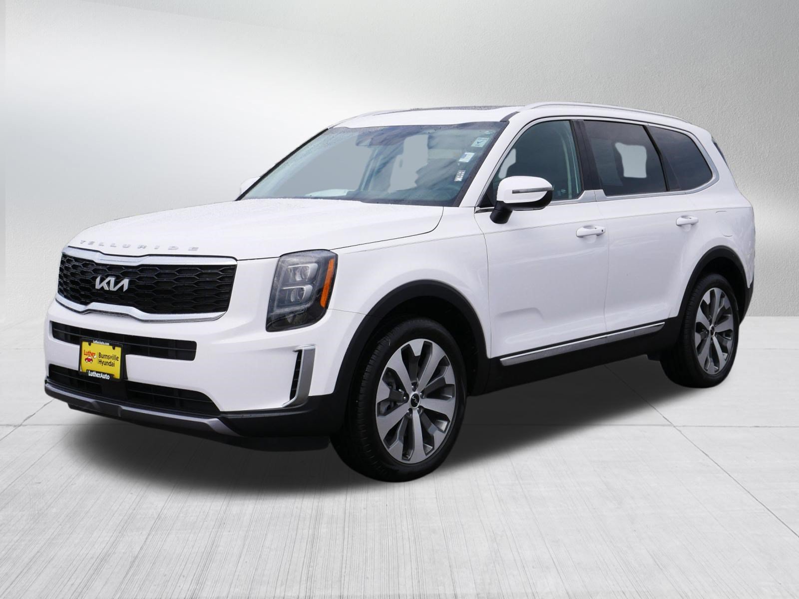 Used 2022 Kia Telluride EX w/ EX Premium Package FWD image 3
