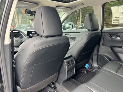 New 2026 Nissan Rogue SV AWD/4WD image 17