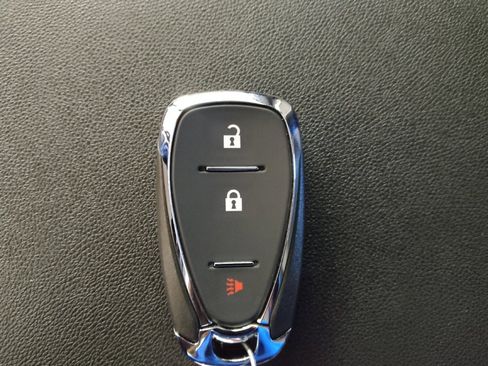 Used 2024 Chevrolet Equinox LS image 32