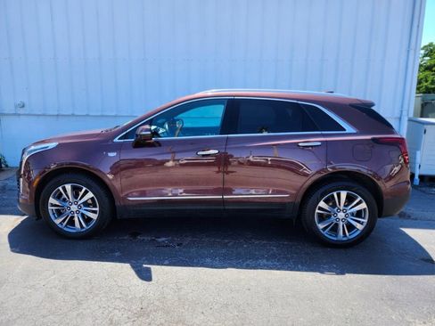 Used 2022 Cadillac XT5 Premium Luxury w/ Platinum Package AWD/4WD image 2
