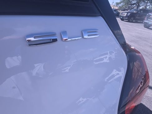 Used 2024 GMC Terrain SLE w/ Driver Convenience Package AWD/4WD image 32