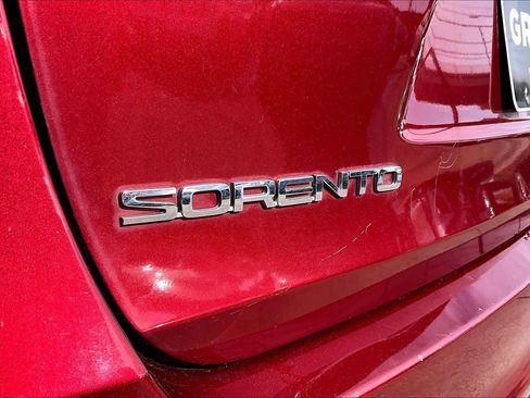 Used 2019 Kia Sorento LX image 30