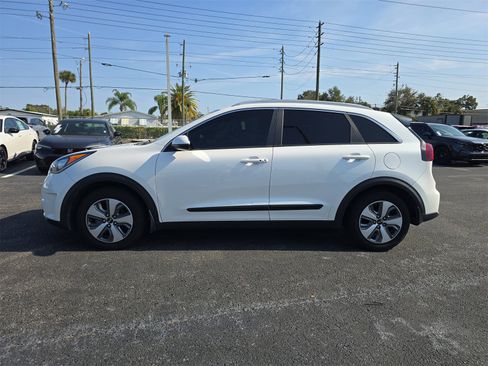 Used 2019 Kia Niro LX image 6