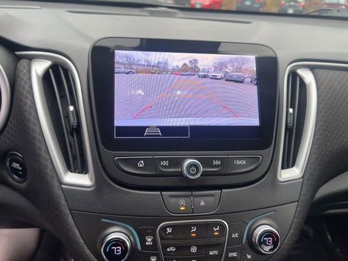 Used 2023 Chevrolet Malibu LT image 36