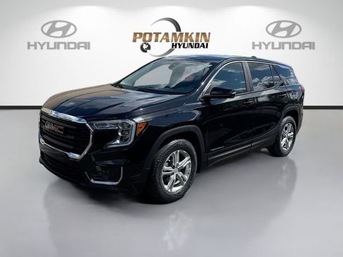 Used 2023 GMC Terrain SLE image 1