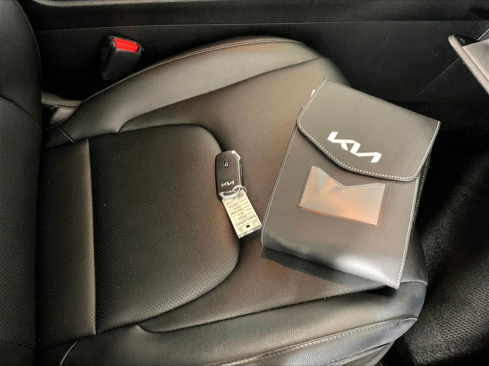 Used 2024 Kia Sportage EX FWD image 33