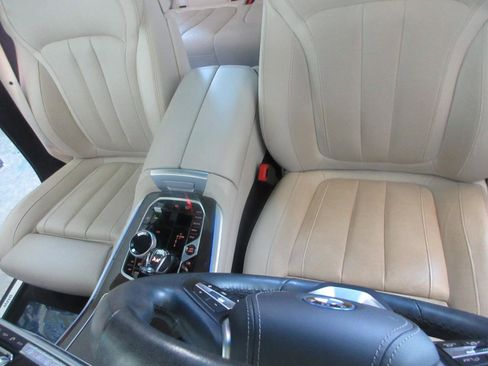 Used 2022 BMW X5 xDrive45e AWD/4WD image 17