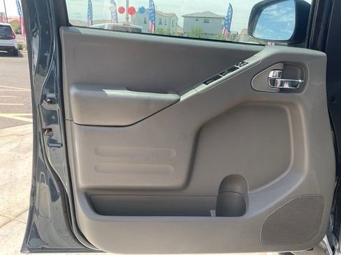 Used 2016 Nissan Frontier SV AWD/4WD image 12