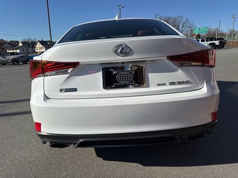 Used 2017 Lexus IS 300 AWD image 11