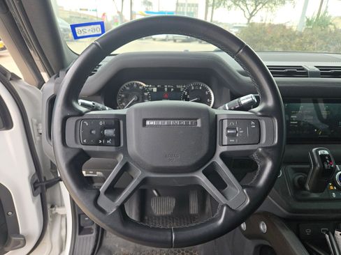 Used 2022 Land Rover Defender 110 X-Dynamic SE image 10