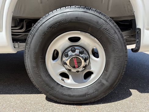 Used 2025 Chevrolet Express 3500 LT w/ LT Preferred Equipment Group RWD image 19