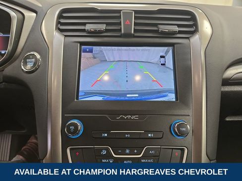 Used 2020 Ford Fusion SE image 19