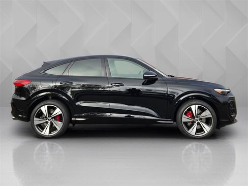 New 2025 Audi SQ5 Premium Plus image 7